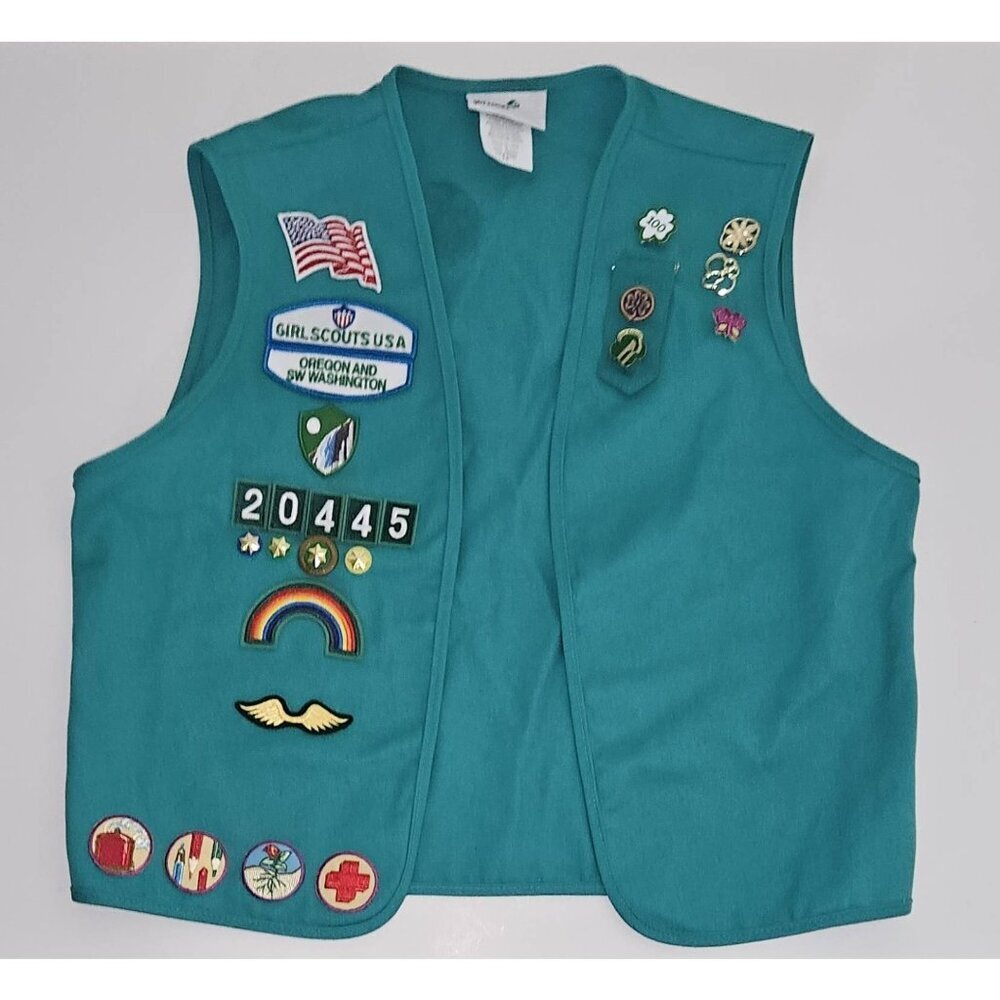 Girl Scouts Green Vest Patch Badge Pins Lot 20445 Oregon Washington 2014 2015